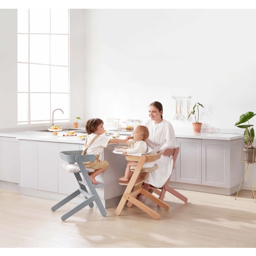 Boori table and outlet chairs